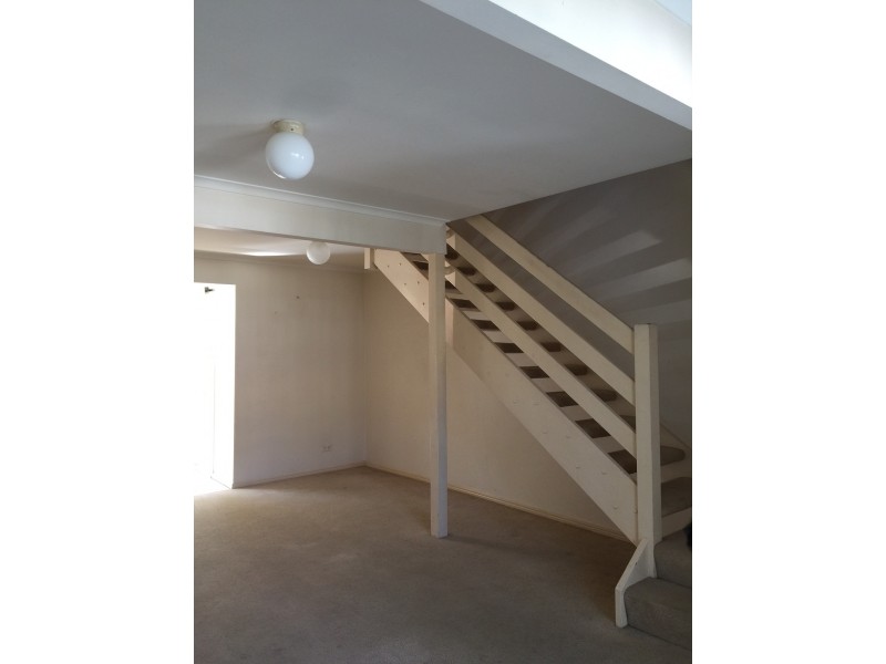 54/125-129 Pappas Way, Carrara QLD 4211