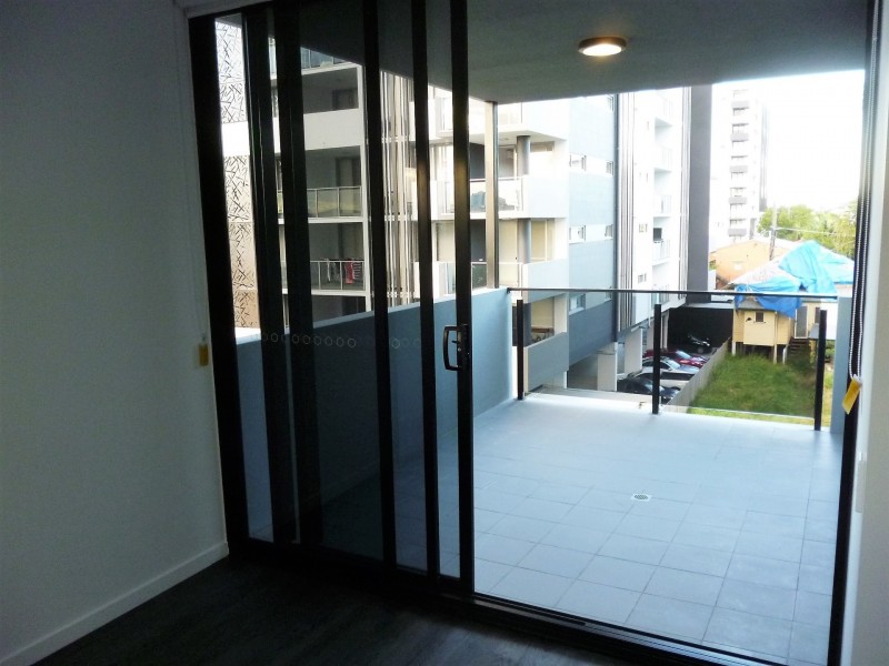 906/28 Wolseley St, Woolloongabba QLD 4102