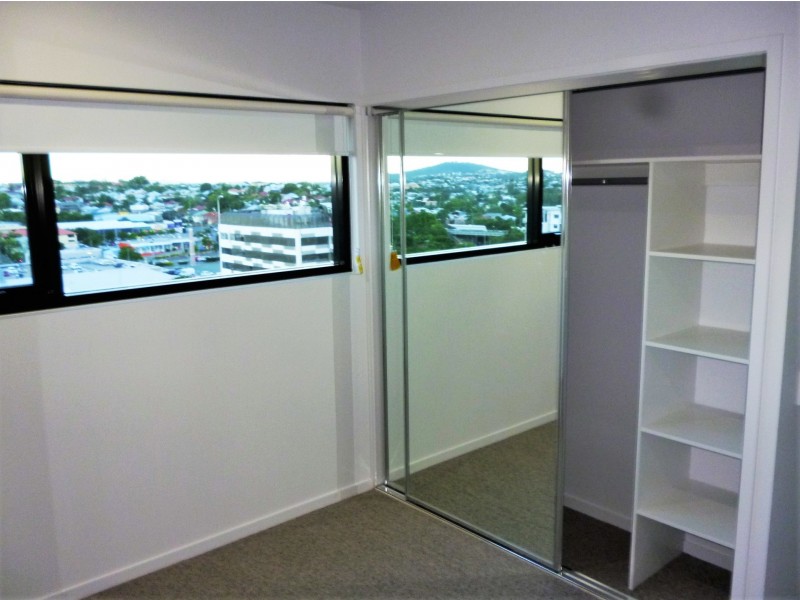 2108/28 Wolseley St, Woolloongabba QLD 4102