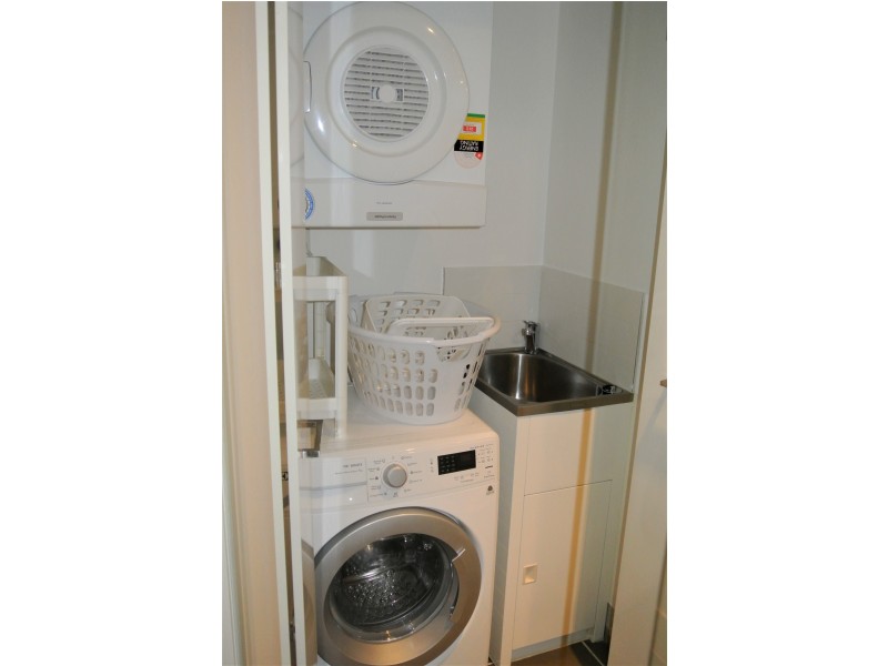 409/159 Logan road, Woolloongabba QLD 4102