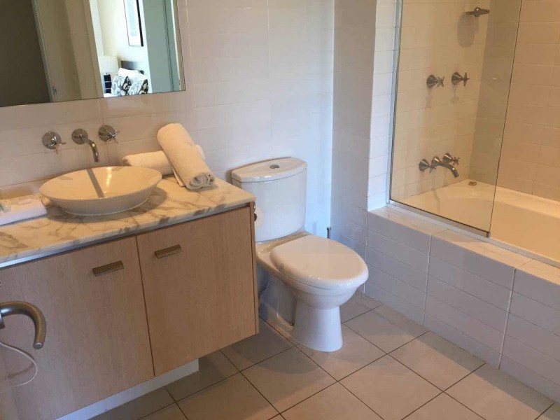 72/19 Lake Street, Varsity Lakes QLD 4227