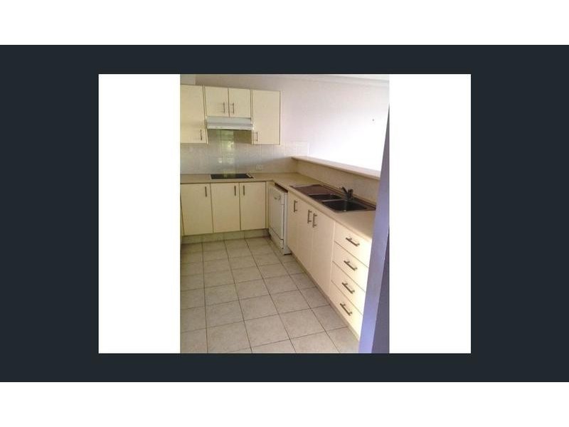 7/2 Brown Street, Labrador QLD 4215