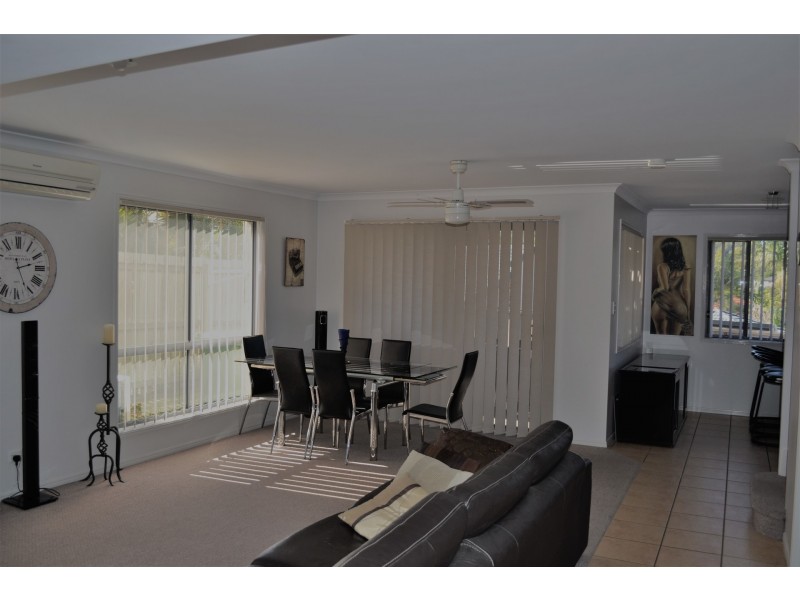 San Capistrano/1-15 Santa Isobel Blvd, Pacific Pines QLD 4211