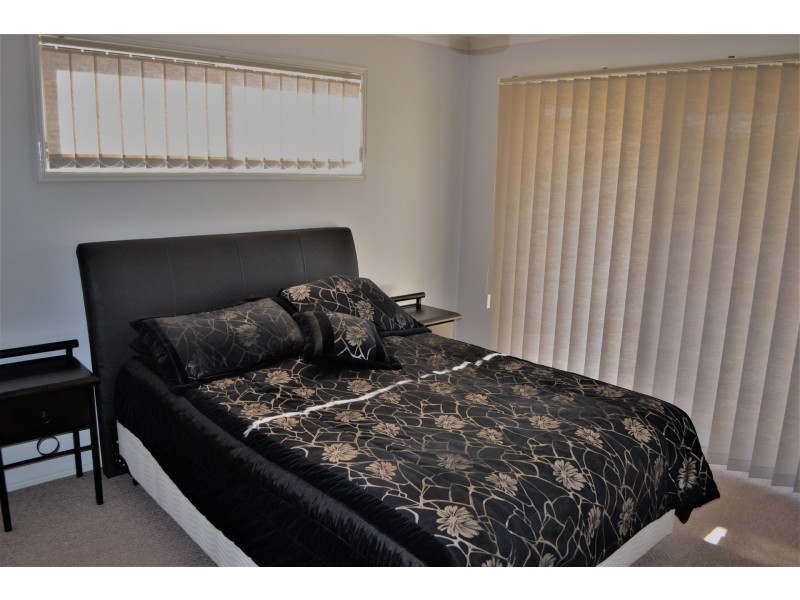 San Capistrano/1-15 Santa Isobel Blvd, Pacific Pines QLD 4211