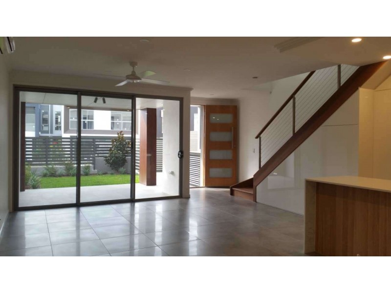 60 Evergreen View, Robina QLD 4226