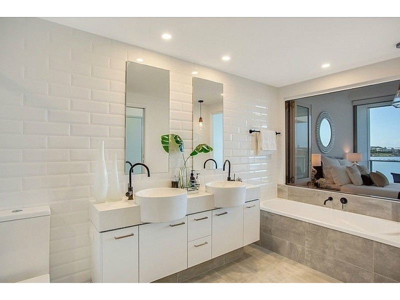 2411/397 Christine Ave, Varsity Lakes QLD 4227