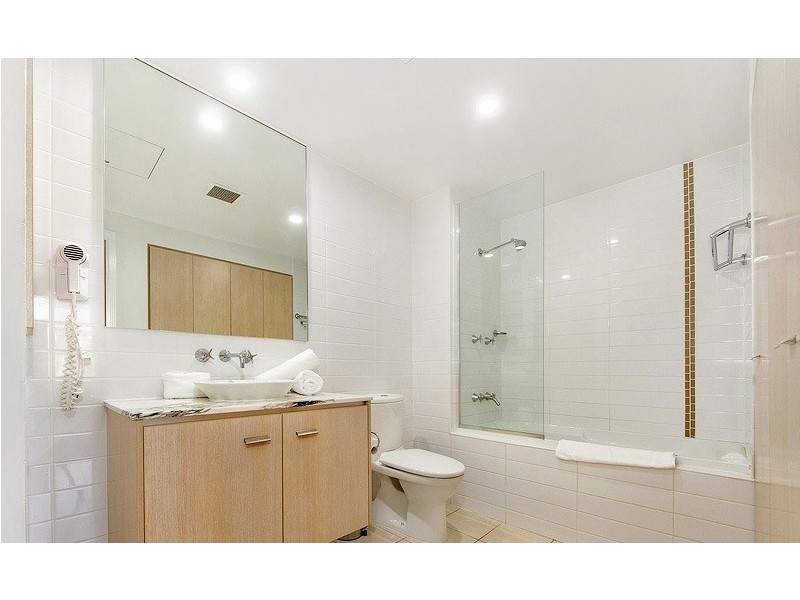 174/1-7 Moores Crescent, Varsity Lakes QLD 4227
