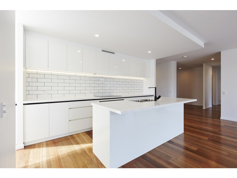 1 Hart Street, Ashmore QLD 4214