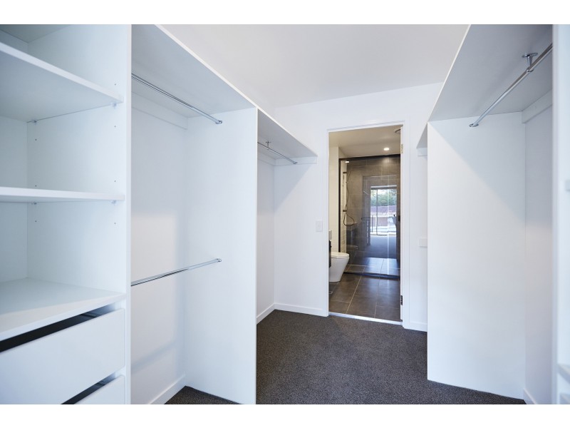 1 Hart Street, Ashmore QLD 4214