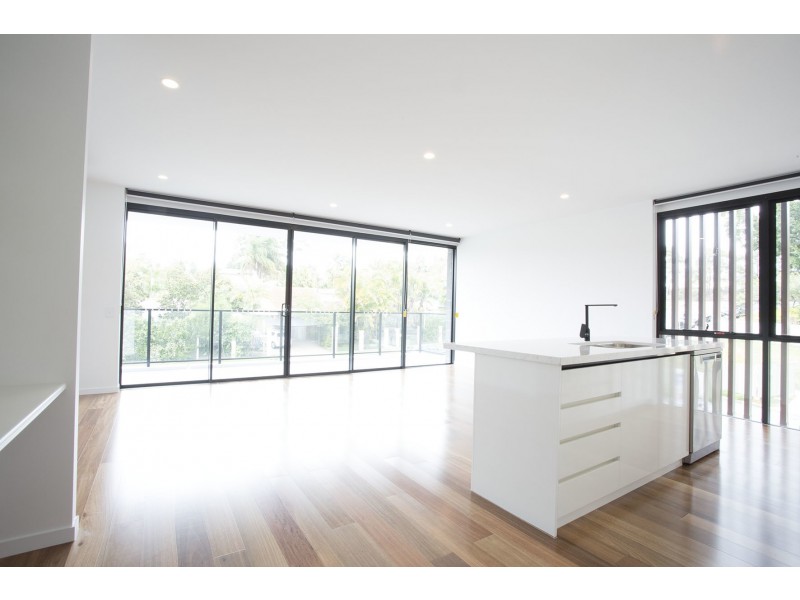 1 Hart street, Ashmore QLD 4214