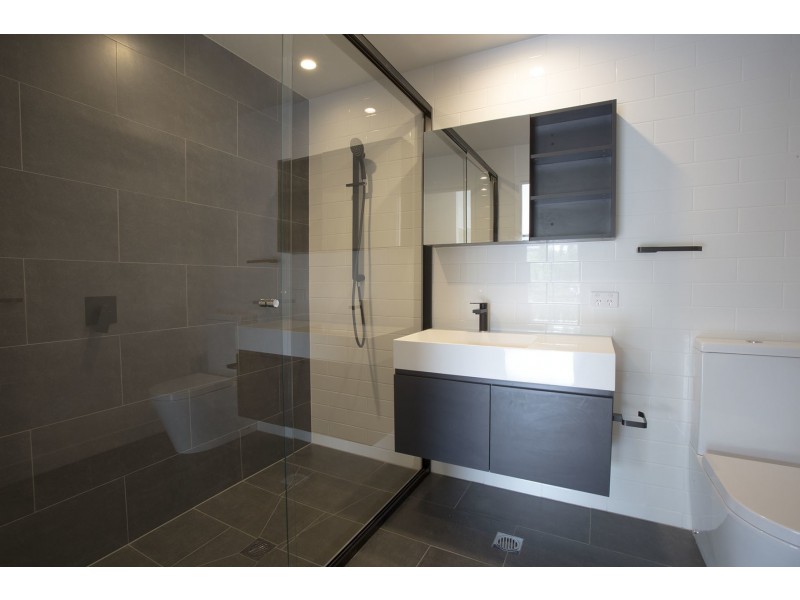 1 Hart street, Ashmore QLD 4214