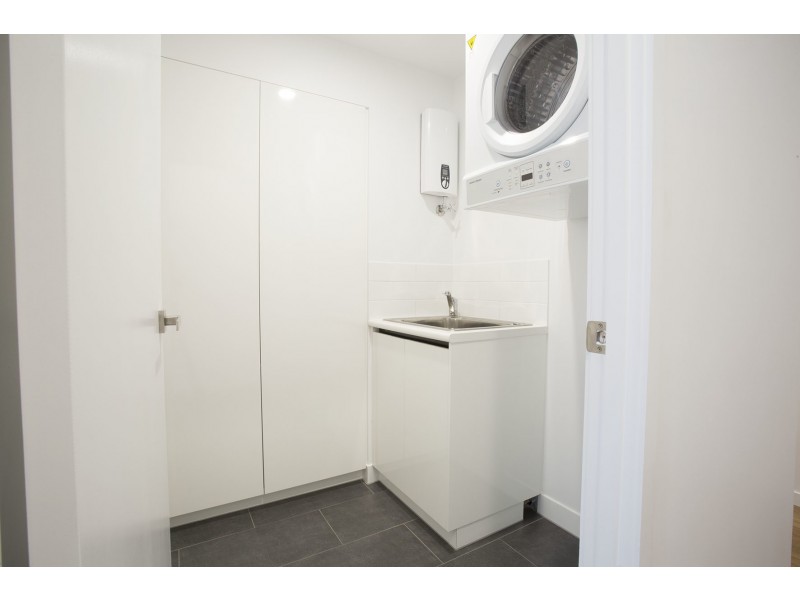 1 Hart street, Ashmore QLD 4214