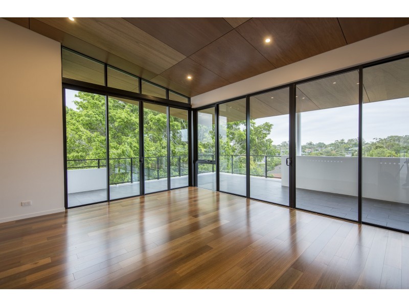 1 Hart street, Ashmore QLD 4214