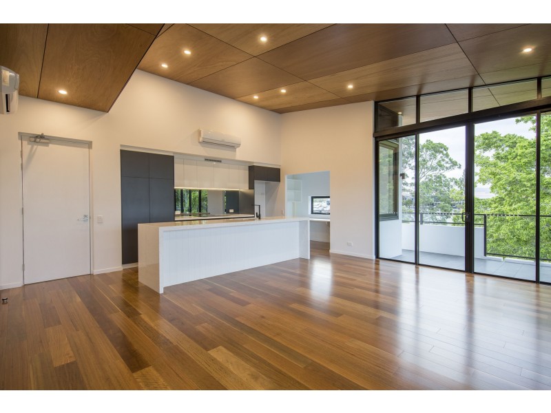 1 Hart street, Ashmore QLD 4214