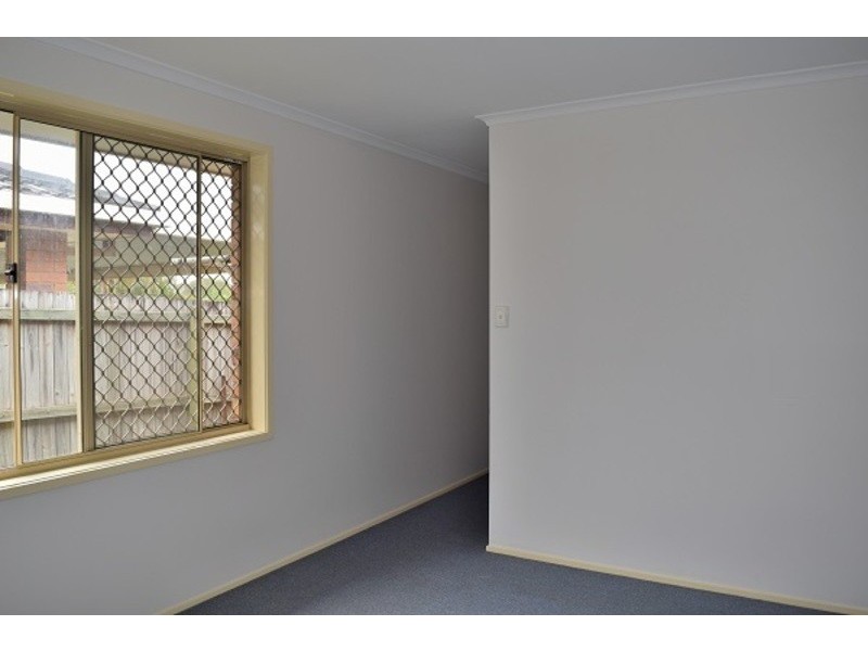 81 Middle Rd, Hillcrest QLD 4118