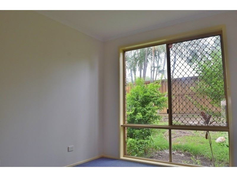 81 Middle Rd, Hillcrest QLD 4118