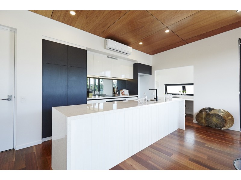 1 Hart Street, Ashmore QLD 4214