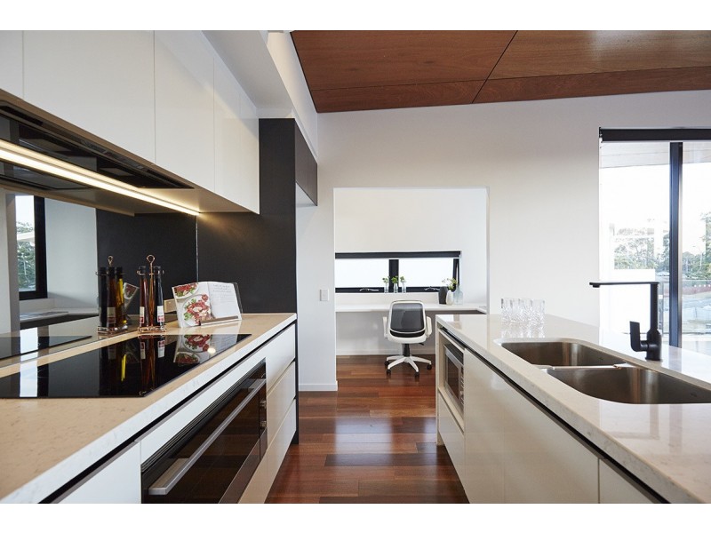 1 Hart Street, Ashmore QLD 4214