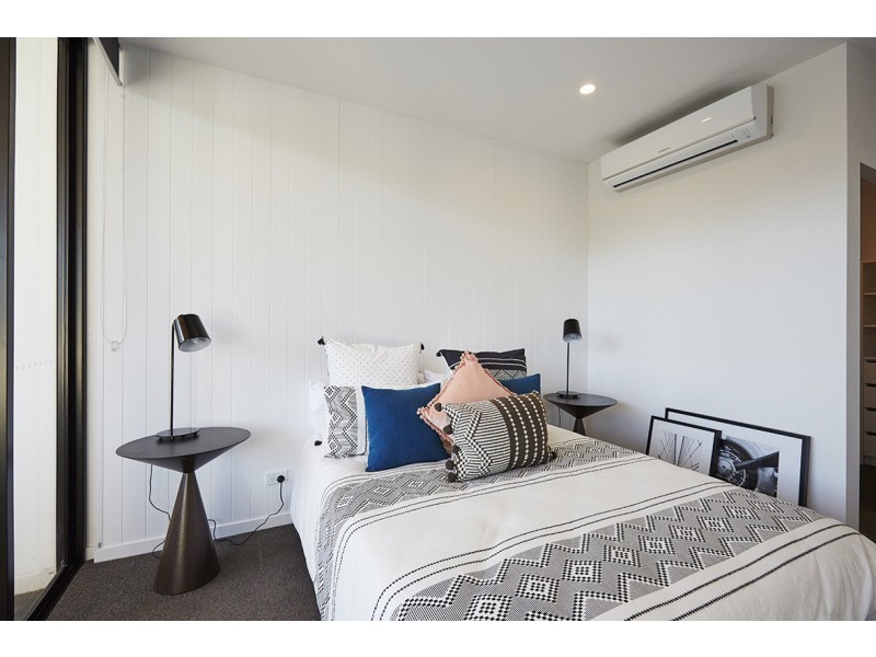 1 Hart Street, Ashmore QLD 4214