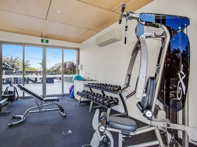 162/33 Lakefront Crescent, Varsity Lakes QLD 4227