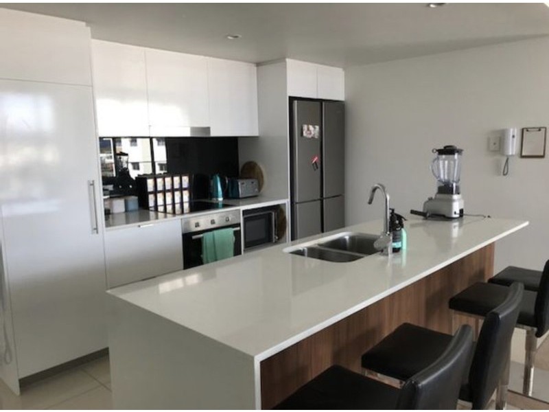 162/33 Lakefront Crescent, Varsity Lakes QLD 4227