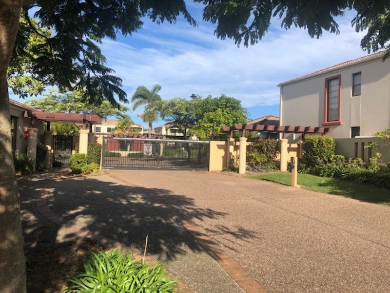 17/302 Christine Ave, Varsity Lakes QLD 4227