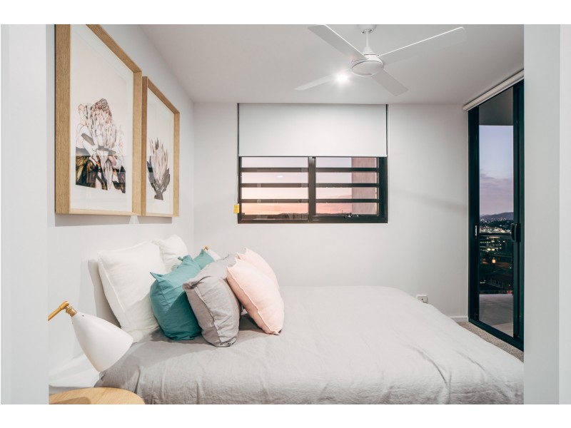 708/28 Wolseley Street, Woolloongabba QLD 4102