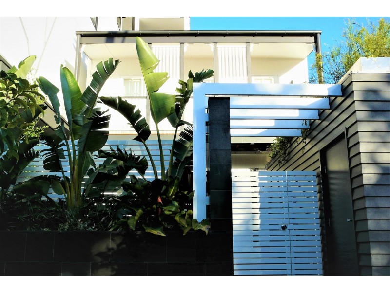 100/28 Wolseley Street, Woolloongabba QLD 4102