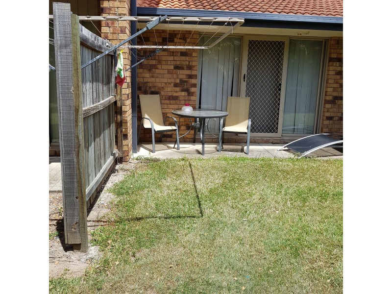 villa */11 waterford court, Bundall QLD 4217