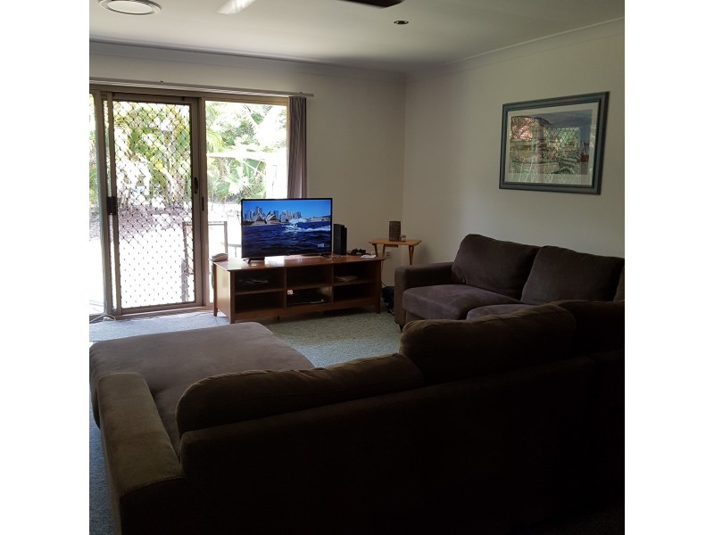 villa */11 waterford court, Bundall QLD 4217