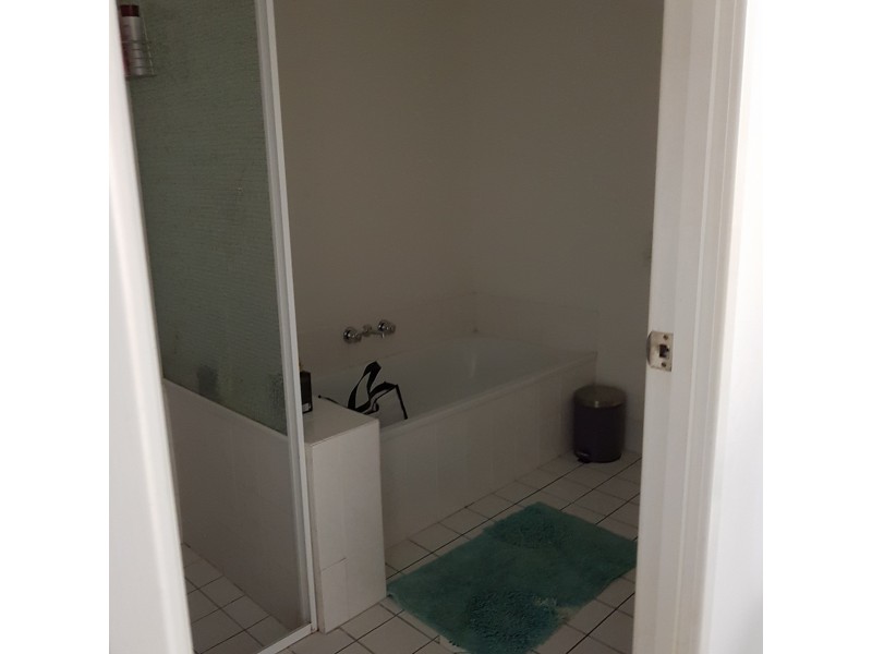 villa */11 waterford court, Bundall QLD 4217