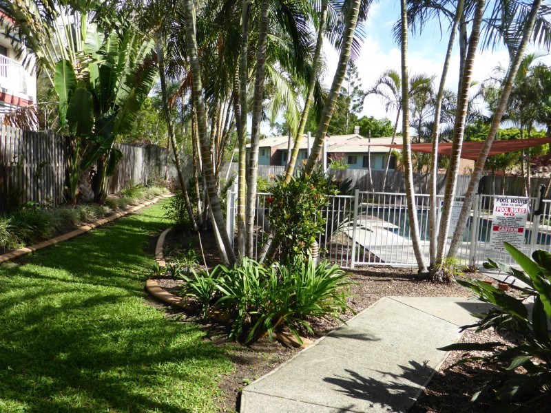 6/170 Whiting Street, Labrador QLD 4215