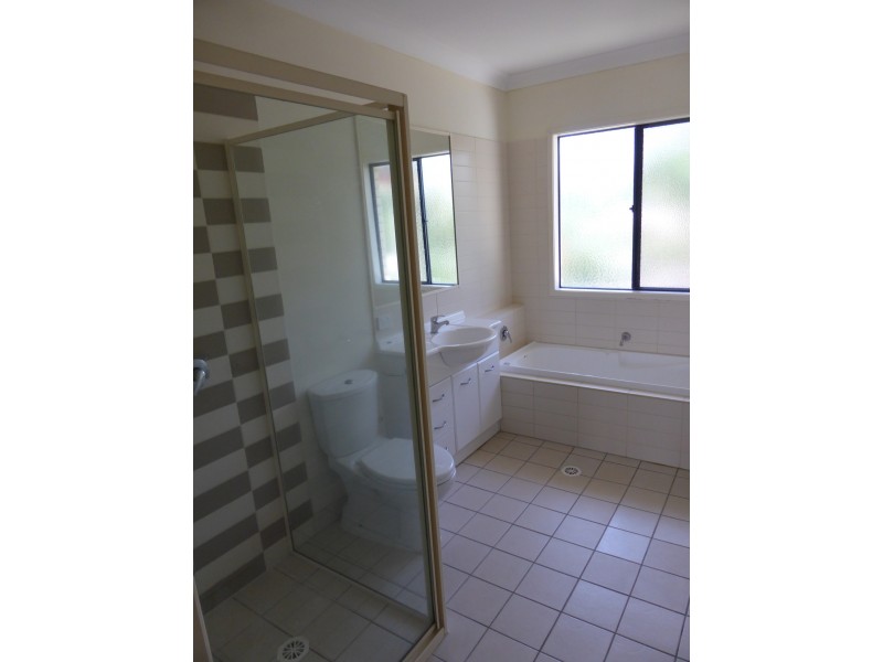 6/170 Whiting Street, Labrador QLD 4215