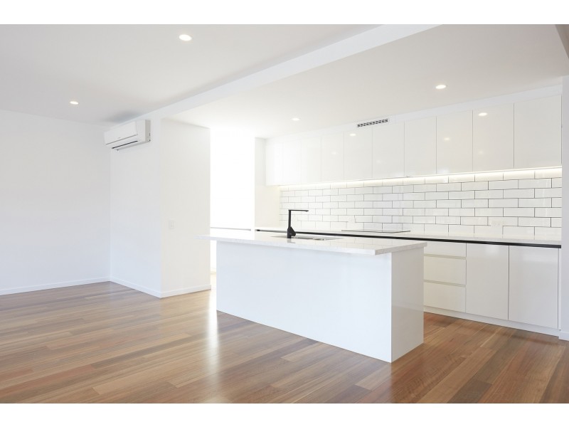 1 Hart Street, Ashmore QLD 4214