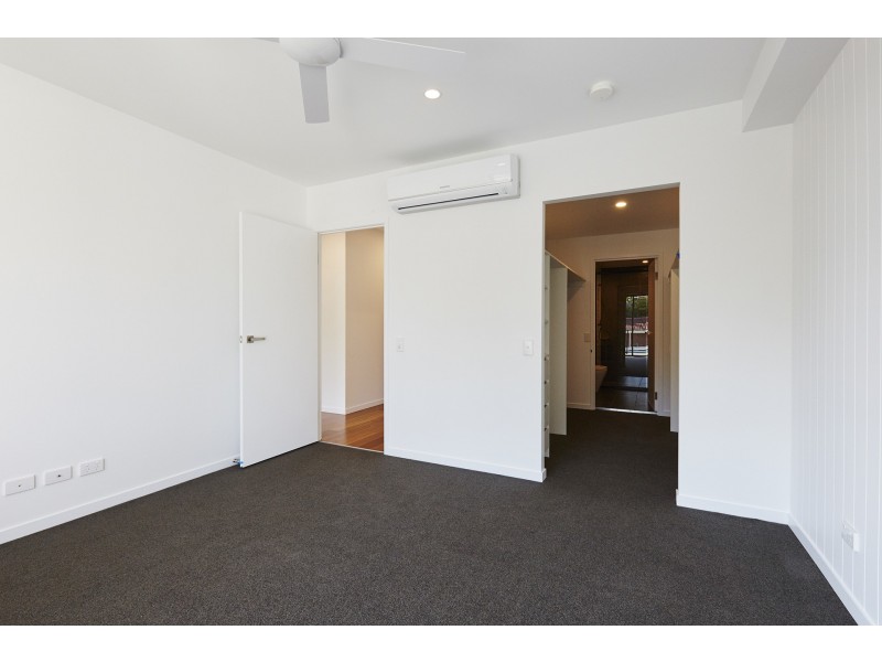 1 Hart Street, Ashmore QLD 4214