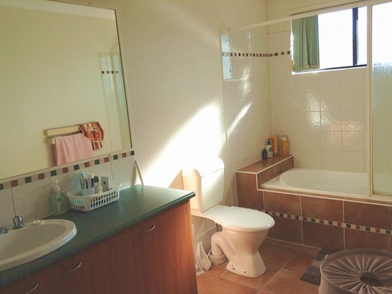 8 Buckingham Place, Eight Mile Plains QLD 4113