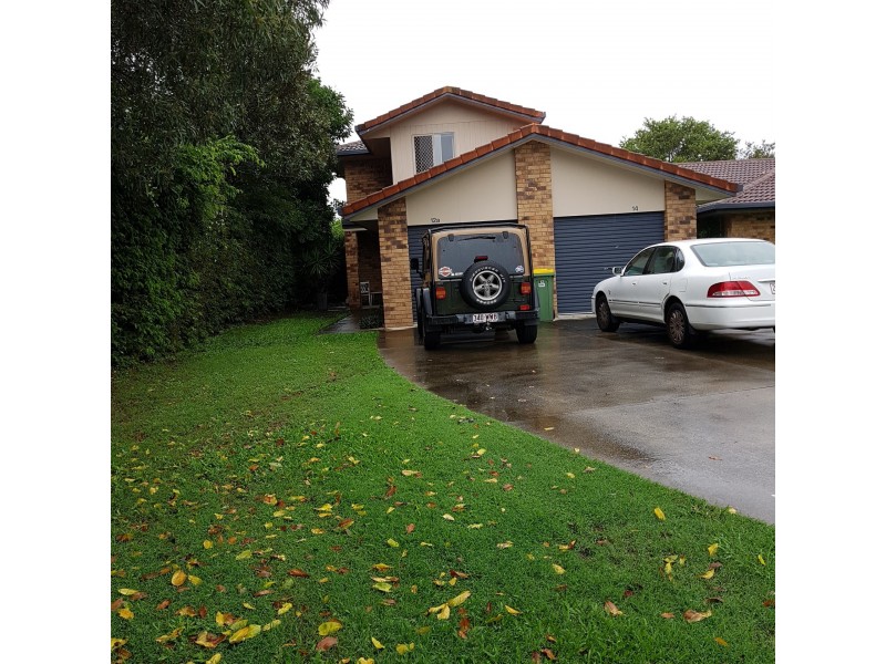 Large townhouse @/11 Waterford Court, Bundall QLD 4217
