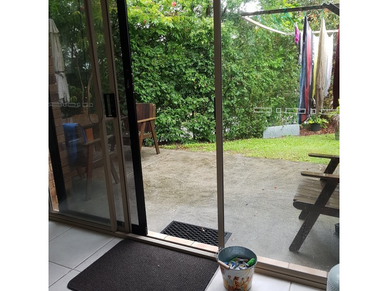 Large townhouse @/11 Waterford Court, Bundall QLD 4217