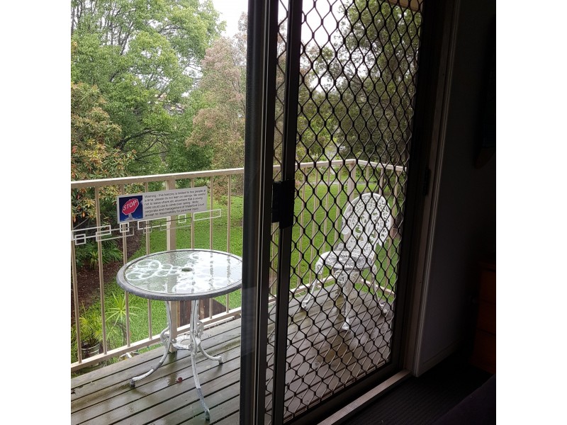 Large townhouse @/11 Waterford Court, Bundall QLD 4217