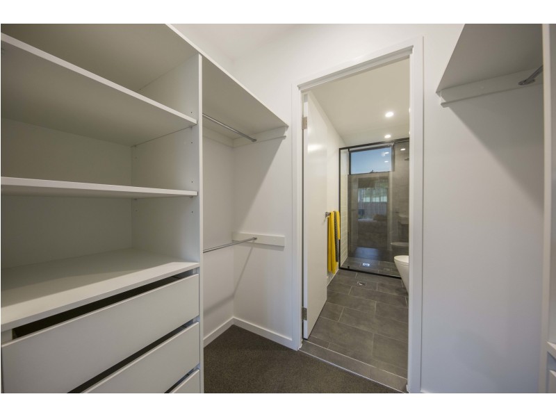 1 Hart Street, Ashmore QLD 4214