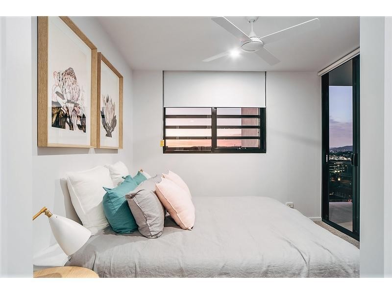 1204/28 Wolseley Street, Woolloongabba QLD 4102