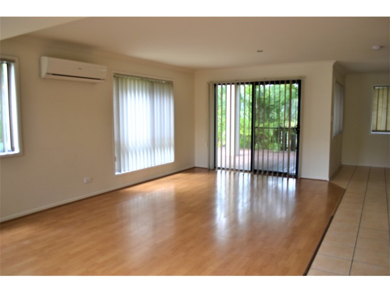 35/1-15 Santa Isobel Blvd, Pacific Pines QLD 4211