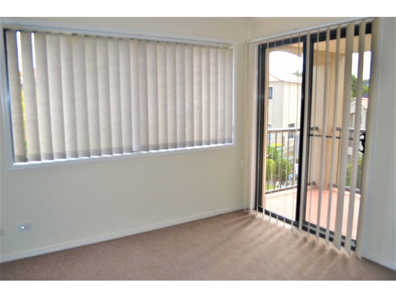 35/1-15 Santa Isobel Blvd, Pacific Pines QLD 4211