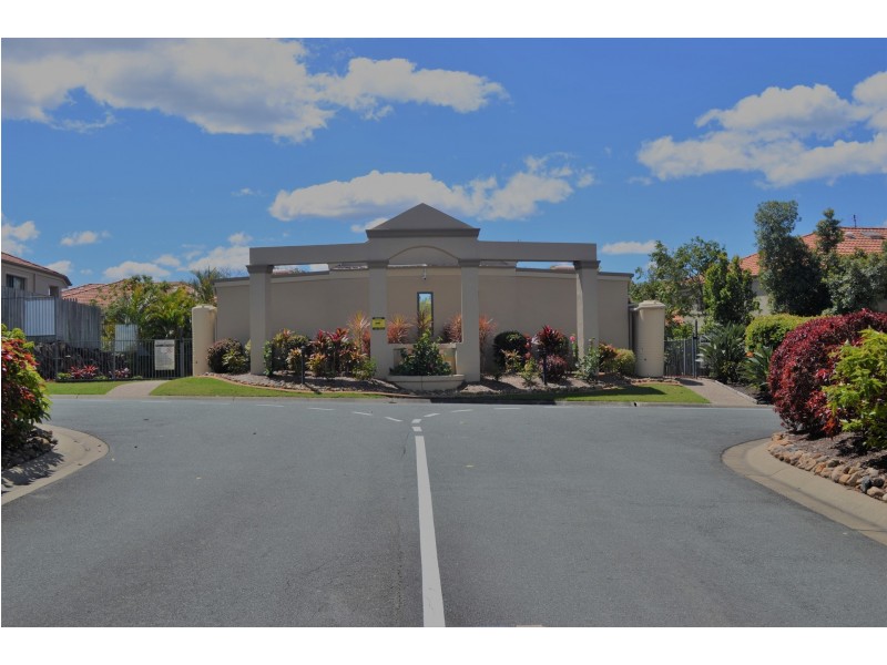 35/1-15 Santa Isobel Blvd, Pacific Pines QLD 4211