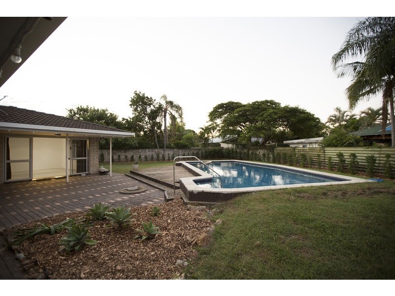 9 Moorilla Place, Broadbeach Waters QLD 4218