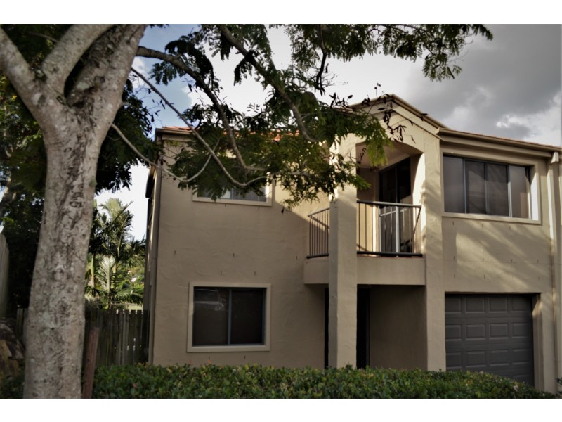 25/1-15 Santa Isobel Blvd, Pacific Pines QLD 4211