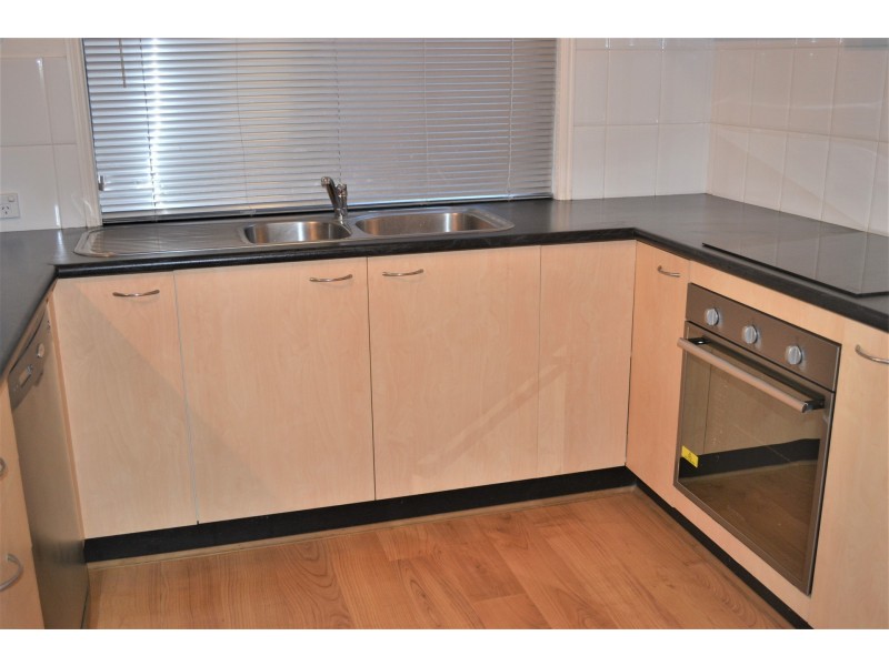 25/1-15 Santa Isobel Blvd, Pacific Pines QLD 4211