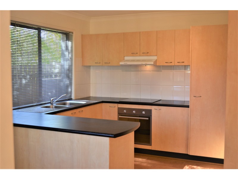 25/1-15 Santa Isobel Blvd, Pacific Pines QLD 4211