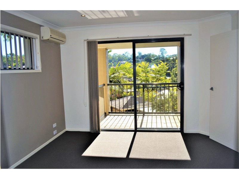 25/1-15 Santa Isobel Blvd, Pacific Pines QLD 4211