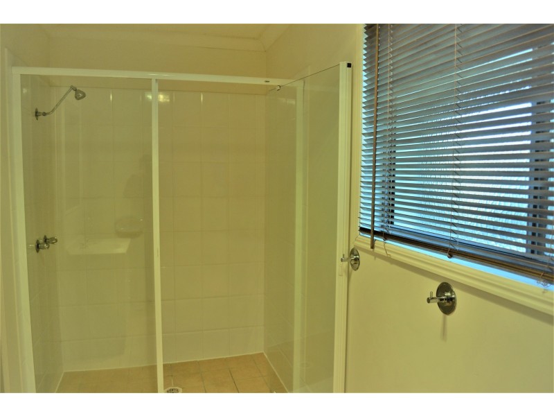 25/1-15 Santa Isobel Blvd, Pacific Pines QLD 4211